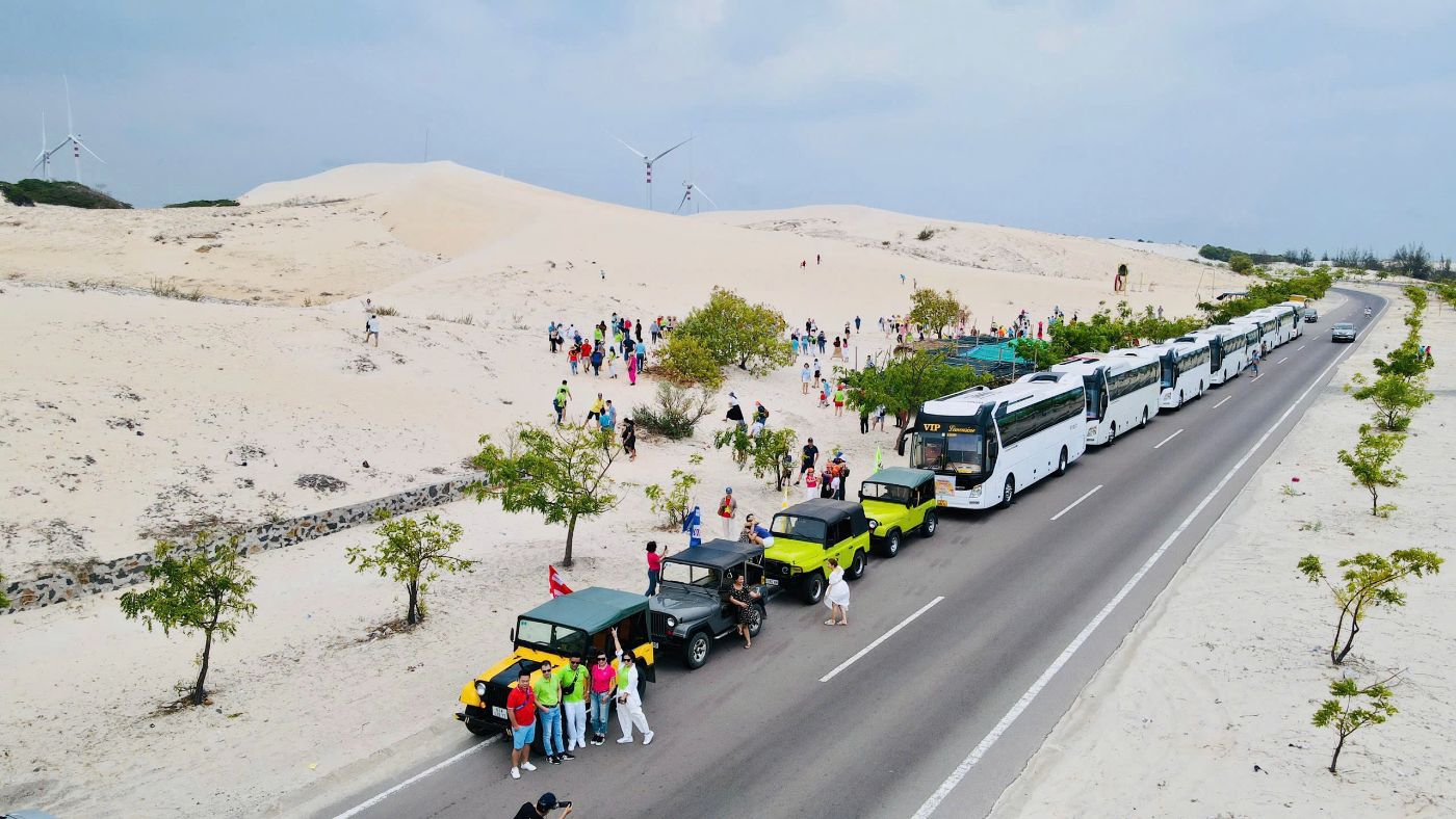 Đoàn xe du lịch đời mới